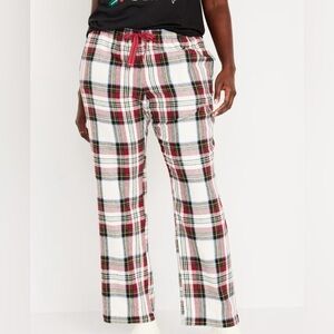 NEW - Old Navy Mid-Rise Flannel Pajama Pants. Color: White Tartan. XXL